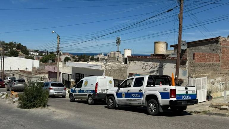 El barrio Jorge Newbery, de Comodoro Rivadavia, continúa conmocionado por el femicidio seguido de suicidio. El barrio Jorge Newbery, de Comodoro Rivadavia, continúa conmocionado por el femicidio seguido de suicidio.