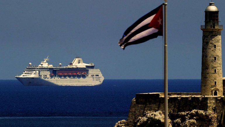 EE.UU. prohíbe los viajes en crucero a la isla de Cuba