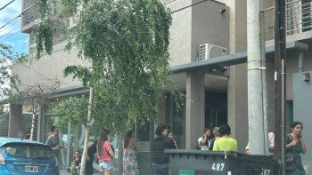 Los vecinos se autoevacuaron por unos minutos. Los vecinos se autoevacuaron por unos minutos.