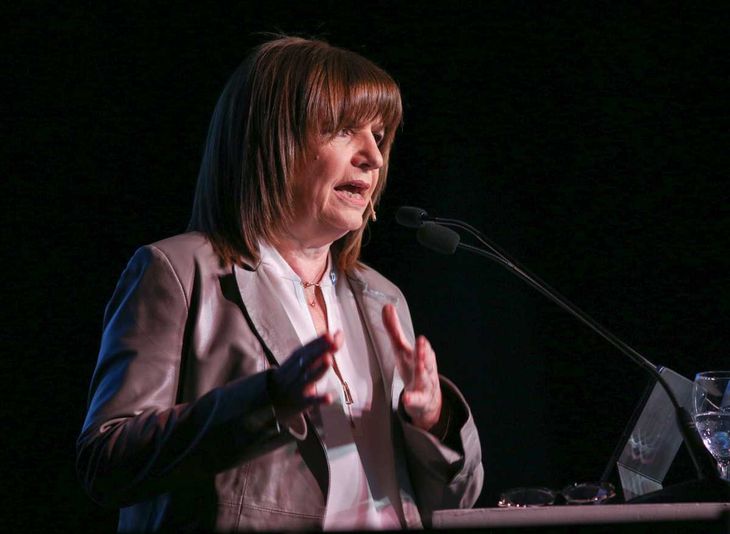 Bullrich: "Vamos a lograr que no explote la economía". Bullrich: "Vamos a lograr que no explote la economía".