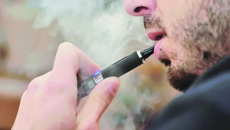 Prohíben en Neuquén la importación y comercialización de cigarrillos electrónicos