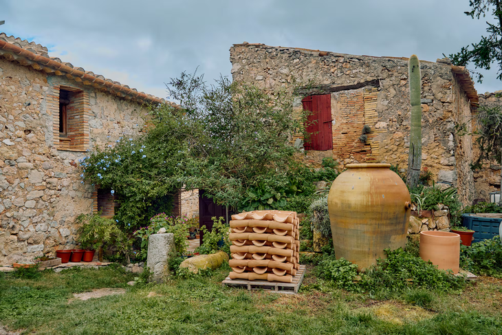 Las tinajas artesanales oscilan entre los 800 y 3.000 euros según su capacidad y diseño técnico. Foto: El País. Las tinajas artesanales oscilan entre los 800 y 3.000 euros según su capacidad y diseño técnico. Foto: El País.