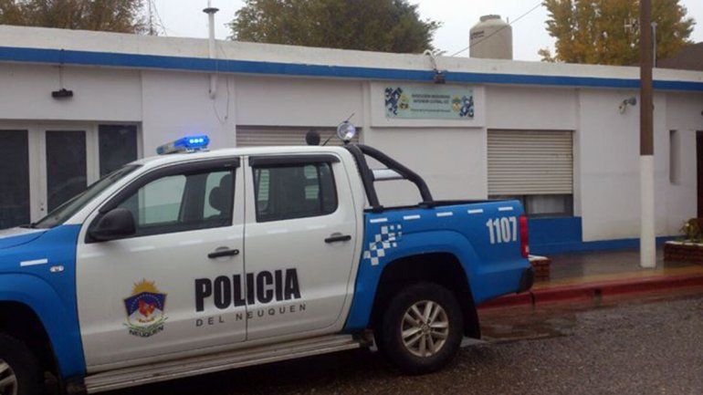 A lo Chano: manejaba borracho y chocó a una camioneta estacionada
