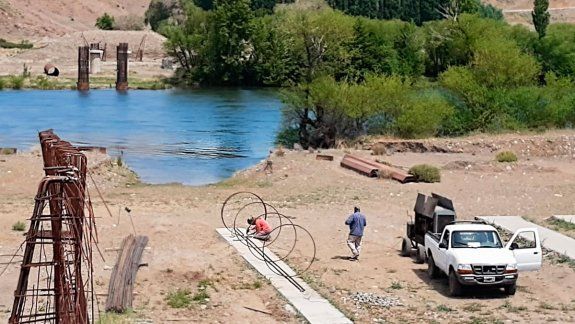 Reanudan los trabajos en las obras del nuevo puente de La Rinconada