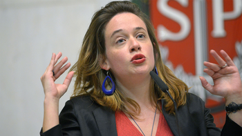 amenazan con violar y decapitar a una diputada por criticar a bolsonaro amenazan con violar y decapitar a una diputada por criticar a bolsonaro