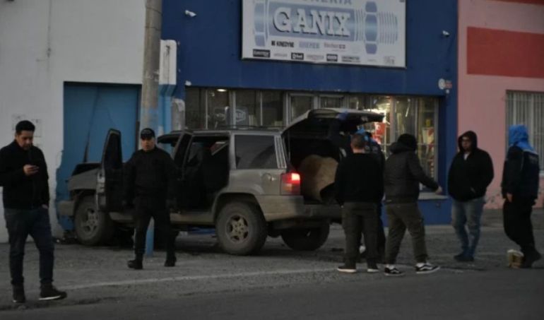 El titular del área de Seguridad negoció en persona la entrega del secretario del ministro de Gobierno, el subsecretario de Terabajo y un empleado de esa misma cartera. El titular del área de Seguridad negoció en persona la entrega del secretario del ministro de Gobierno, el subsecretario de Terabajo y un empleado de esa misma cartera.