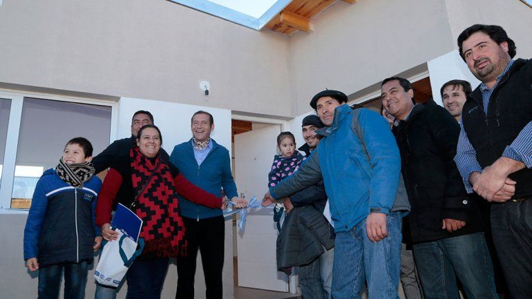 Cinco familias de Paso Aguerre ya tienen sus casas
