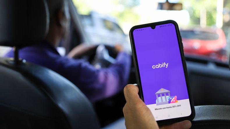 Cabify y otras aplicaciones son legales en Neuquén, pero no todas están habilidades para funcionar. | LM Neuquen Cabify y otras aplicaciones son legales en Neuquén, pero no todas están habilidades para funcionar.