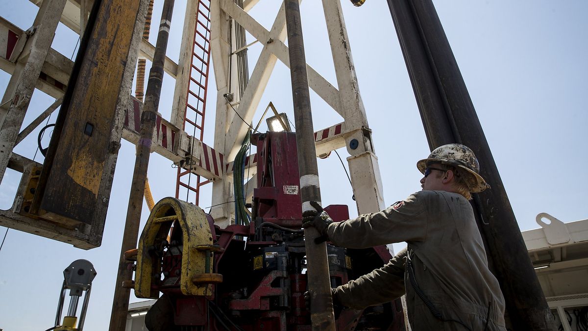El impuesto a las Ganancias alcanzaría al 70% de los trabajadores petroleros thumbnail