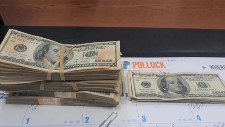 Encontró 42 mil dólares en ropa donada y los devolvió