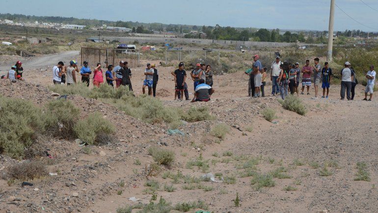 Tras cuatro días, la toma de Pluspetrol sigue creciendo