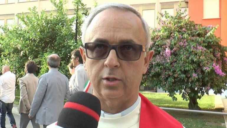 Un cura abusó de nena de 11 años y ella lo grabó