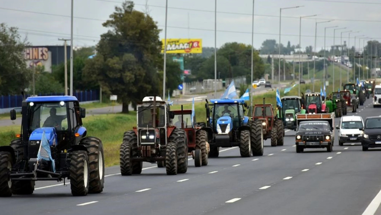 Tensión por el tractorazo: Marchan por las dudas