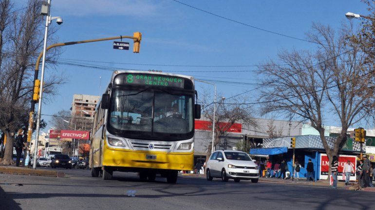 Choferes de Neuquén en alerta: rechazarán desdoblamiento de pago de sueldos