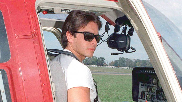 Carlos Menem Jr. en el helicóptero del accidente.
