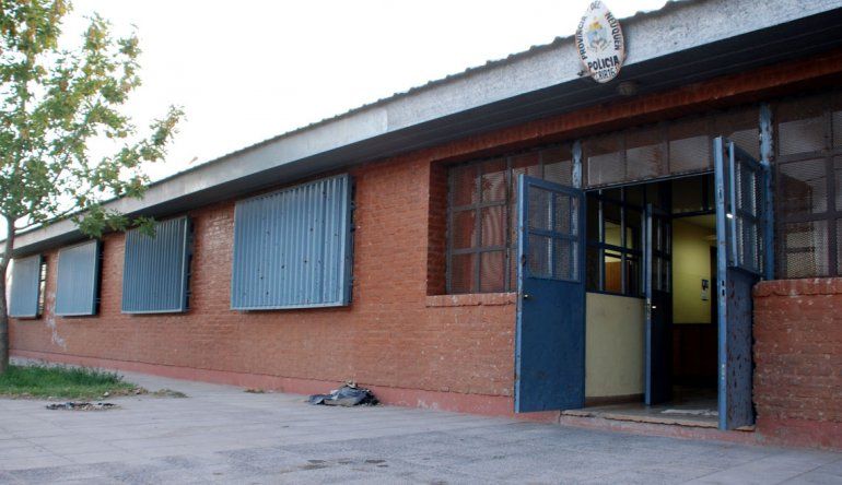 Lo apuñaló en la cara luego de una discusión