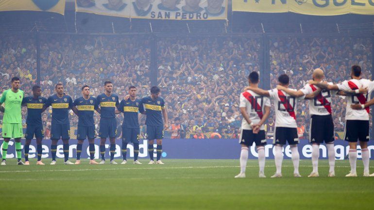 El emotivo minuto de silencio en la Superfinal por los hinchas de Boca fallecidos en un accidente