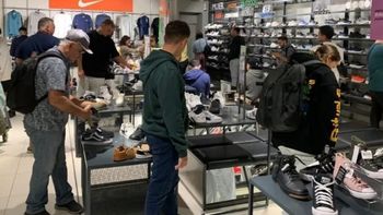 Cómo conviene pagar las compras en Chile con el fin del cepo del dólar