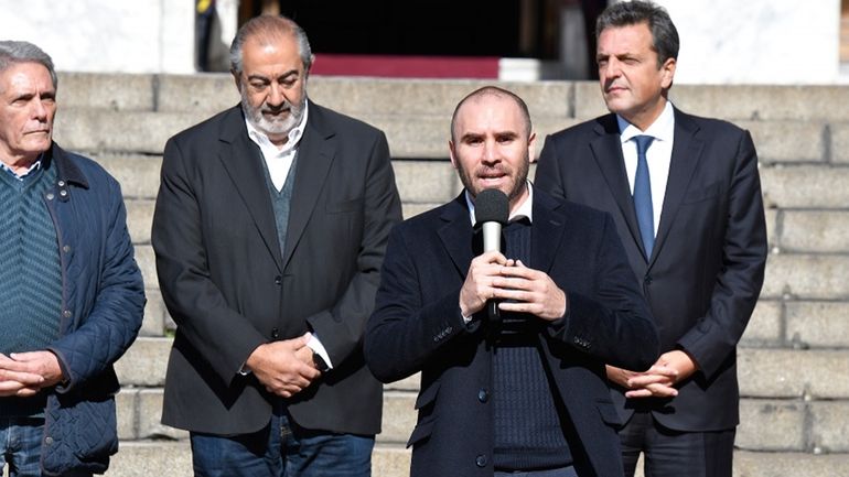 El 27 de mayo, Martín Guzmán anunciaba el aumento del mínimo no imponible junto a Sergio Massa y los líderes de la CGT, Héctor Daer y Carlos Acuña.