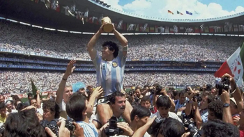 subastaron la casaca que uso maradona en la final del 86 y hay sospechas subastaron la casaca que uso maradona en la final del 86 y hay sospechas