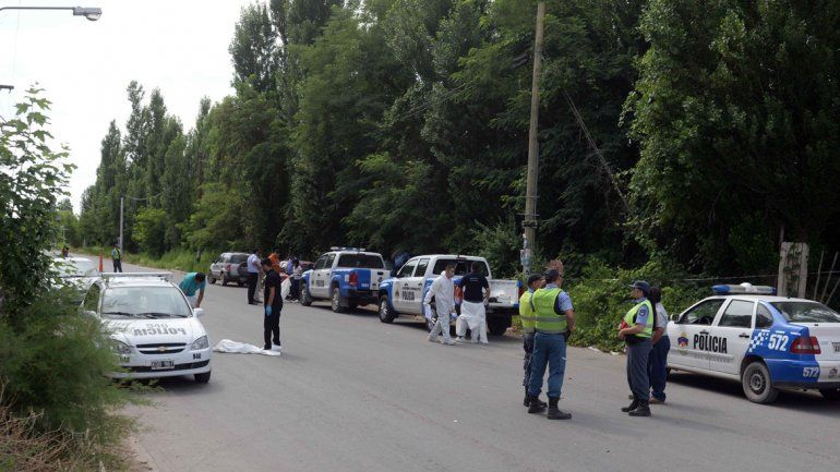 Los policías volvieron a peritar el lugar en busca de un proyectil.