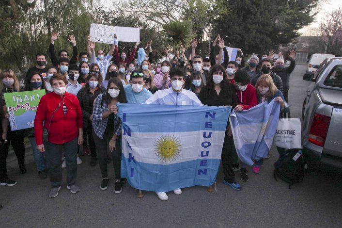 Alegría y emoción, el tributo del barrio de Alta Barda para Iñaki Basiloff