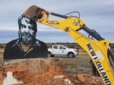 Santa Cruz: así demolían el monumento a Osvaldo Bayer.