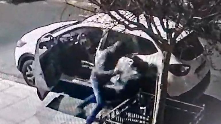 Video: delincuente quiso secuestrar a un hombre y los molió a golpes