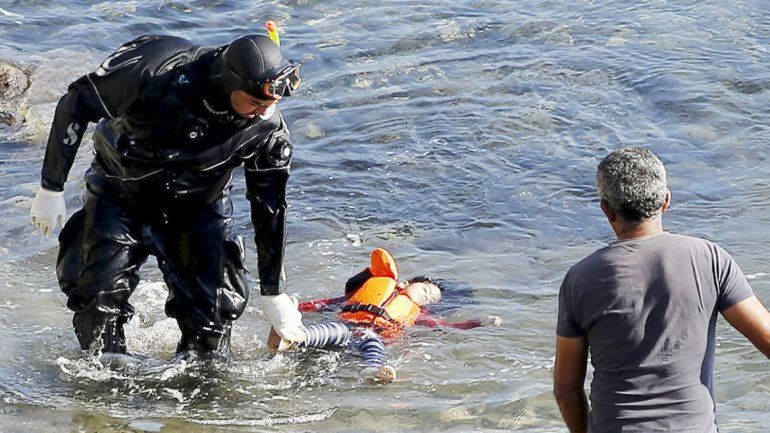 La imagen para el espanto que recuerda el caso de Aylan Kurdi.