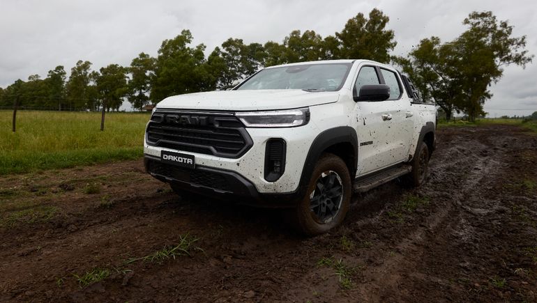 RAM Dakota. RAM Dakota.
