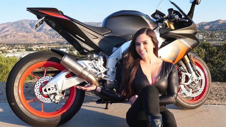 Annette Carrion falleció en una ruta de California. Iba demasiado rápido y la sorprendió una curva. Voló hacia un barranco y murió en el acto.