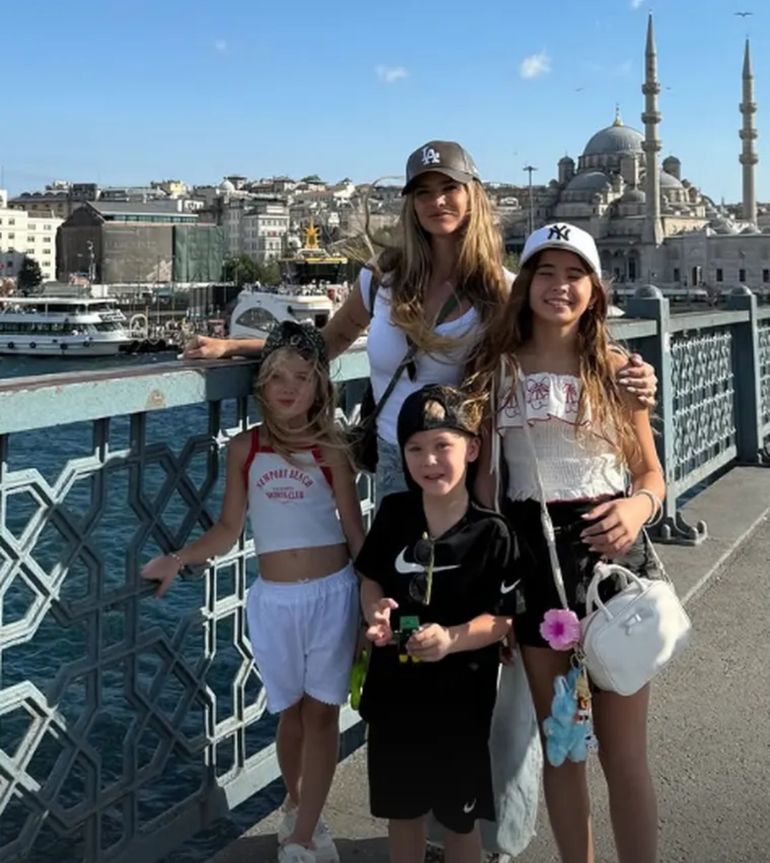 La China Suárez y sus hijos en Turquía La China Suárez y sus hijos en Turquía