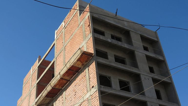 Otro de los departamentos del Mido II en calle Misiones 680 aparece como de la desarrolladorea concursada VM SRL, aunque los daminificados aseguran que ahora la razón cambió a Rebus SAS. Otro de los departamentos del Mido II en calle Misiones 680 aparece como de la desarrolladorea concursada VM SRL, aunque los daminificados aseguran que ahora la razón cambió a Rebus SAS.