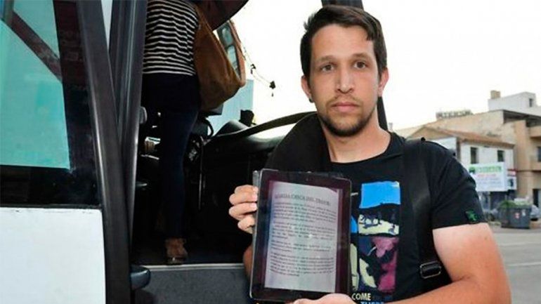 Se enamoró de una chica en un tren, la buscó y ella lo denunció por acoso