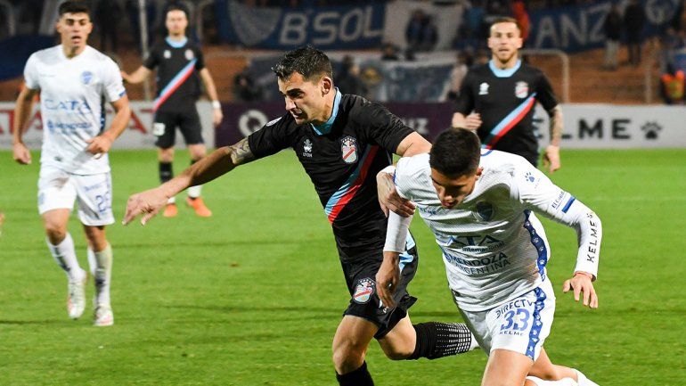 Arsenal tumbó a Godoy Cruz y es uno de los punteros