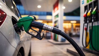 La caída ocurrió en una estación de servicio, donde el usuario resbaló en una mancha de aceite en el sector de lubricación. La caída ocurrió en una estación de servicio, donde el usuario resbaló en una mancha de aceite en el sector de lubricación.