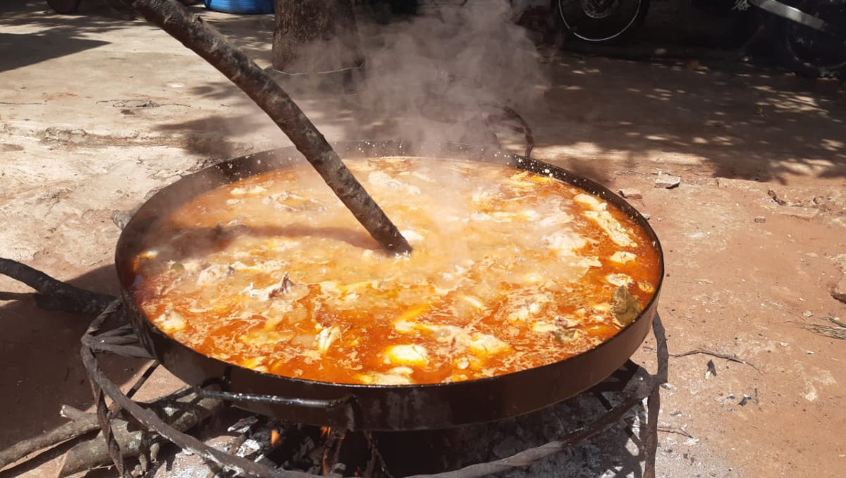 La familia de Centenario que cocina para personas en situación de calle