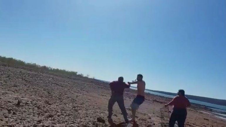 Terror en Los Barreales: fueron a comer un asado y los atacaron con cuchillos y troncos con fuego