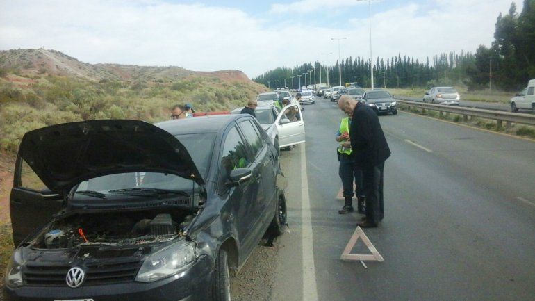Los cuatro vehículos chocados quedaron en la banquina de la Ruta 7.