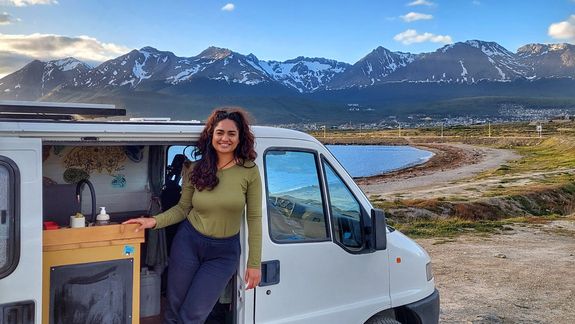 La youtuber de viajes que muestra Neuquén para el mundo