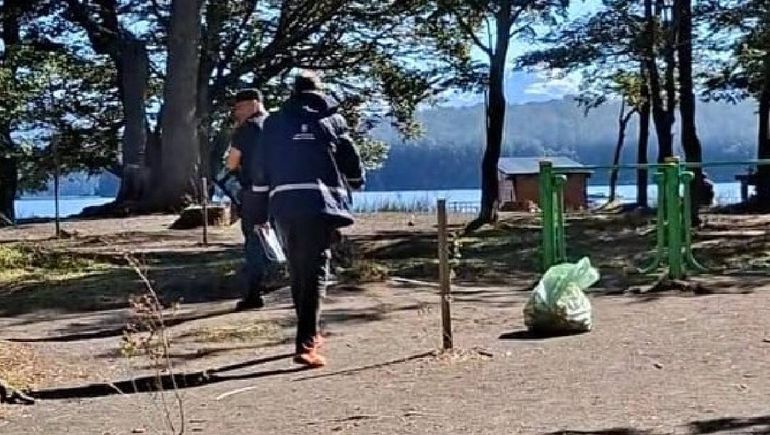 El decomiso de salamines, quesos y churros en Villa La Angostura. El decomiso de salamines, quesos y churros en Villa La Angostura.
