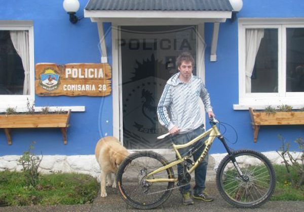 Le devolvieron la costosa bici que le habían robado