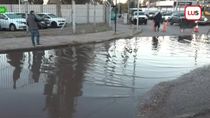 caos para ir a cipolletti: se rompio un cano de agua y se inundo todo caos para ir a cipolletti: se rompio un cano de agua y se inundo todo