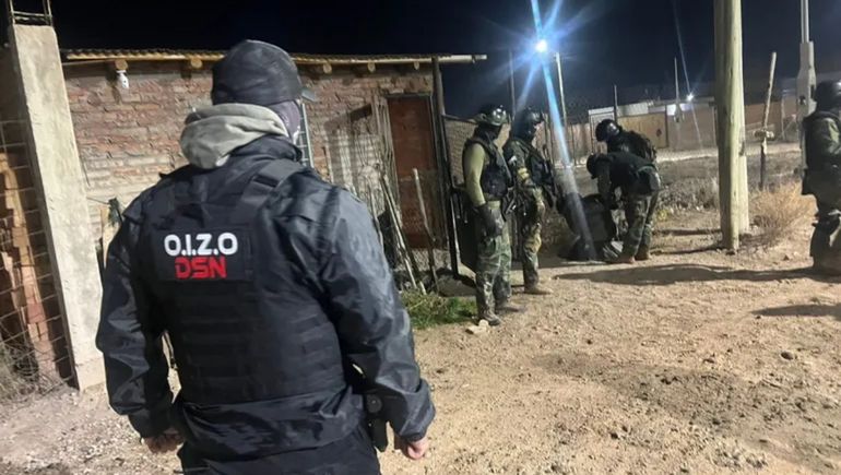 Sigue la búsqueda del pistolero prófugo de Gran Neuquén y el baleado que perdió el ojo está grave