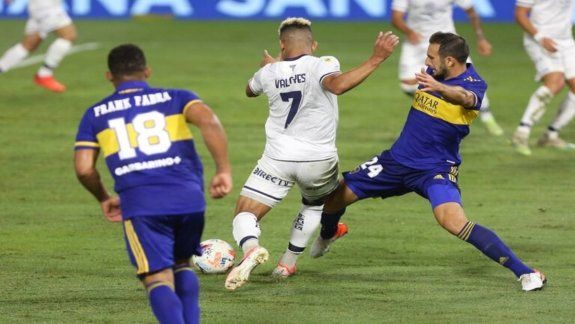 Frank Fabra es uno de los jugadores que destacan en la lista de aquellos que no han dado los resultados esperados en la Liga Argentina