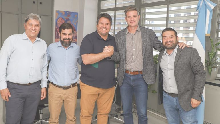 Gaido firmó un acuerdo para el desarrollo de 236 lotes en la Meseta