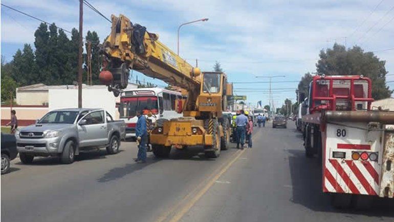 La grúa fue detenida por un hombre que circulaba por la Ruta 22.