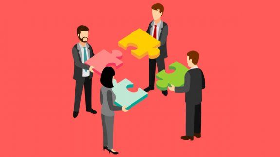 Descubre cuáles son los signos compatibles para trabajar
