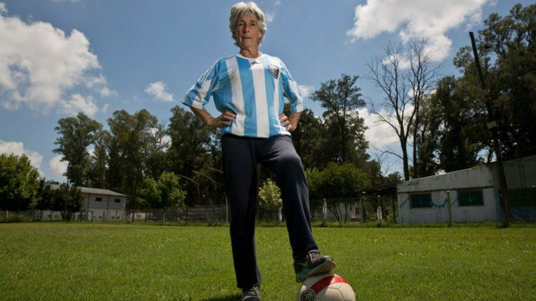 Les hizo 4 a las inglesas en el estadio Azteca