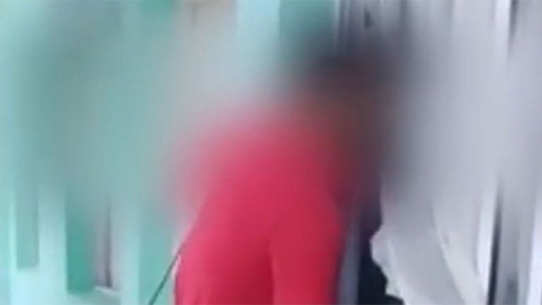 Escalofriante: femicida fue escrachado luego de degollar a su pareja